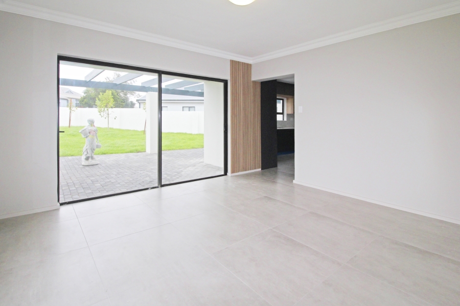 5 Bedroom Property for Sale in Myburgh Park Western Cape
